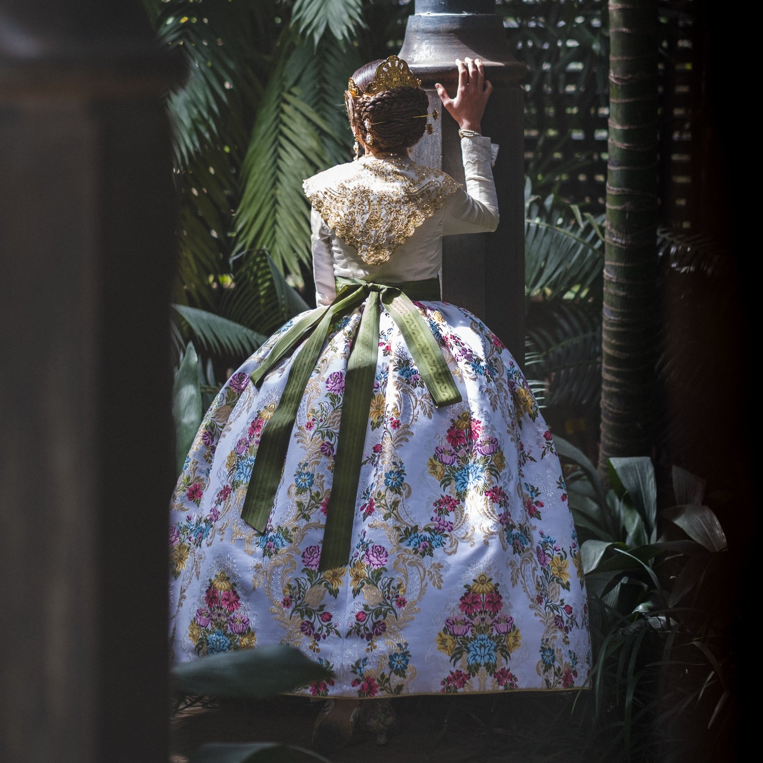 javea xabia pedreguer garden girl spanish traditional dress headpiec headwear jewelry